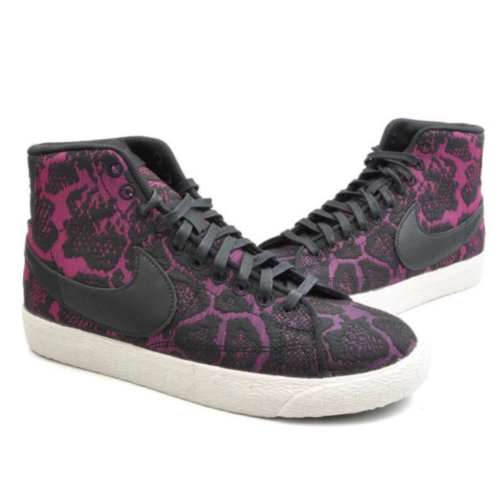 Nike women’s Blazer Floral lace sneakers